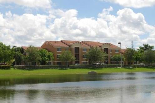 Banyan Pointe Apartments for Rent - 3597 Wiles Rd, Coconut Creek, FL