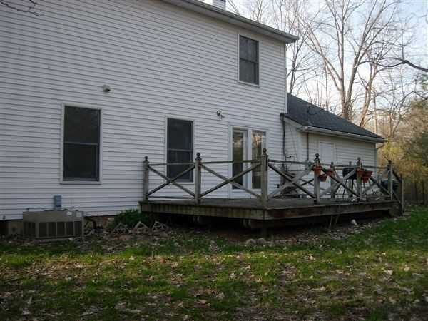 1318 Jones Dr - Photo 2 of 3