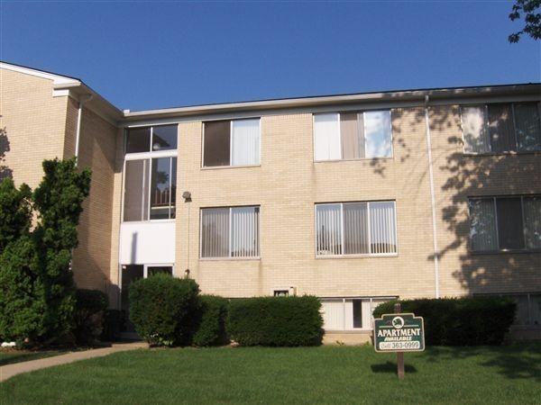 33 - 35 Monroe Street - Photo 2 of 11