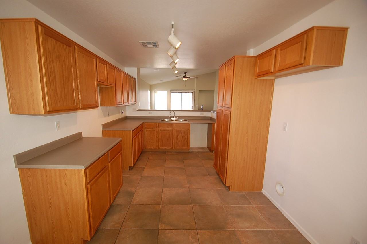 2217 S 84th Ave - Photo 2 of 10