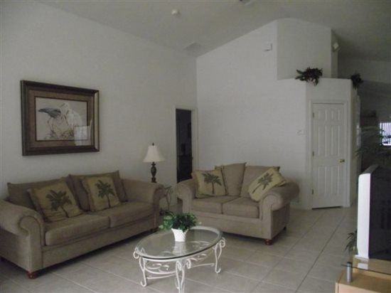 377 Tivoli Cir - Photo 2 of 6