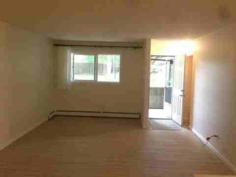 5014 Tudor Glen - Photo 2 of 8