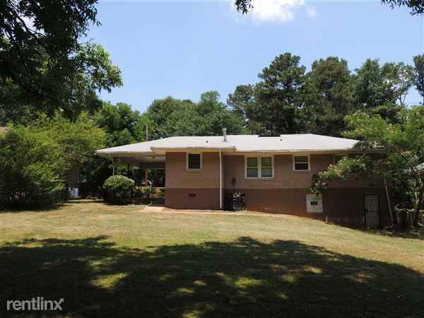 117 Bromack Dr SE - Photo 3 of 10