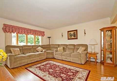 877 Blendwood Dr - Photo 2 of 13