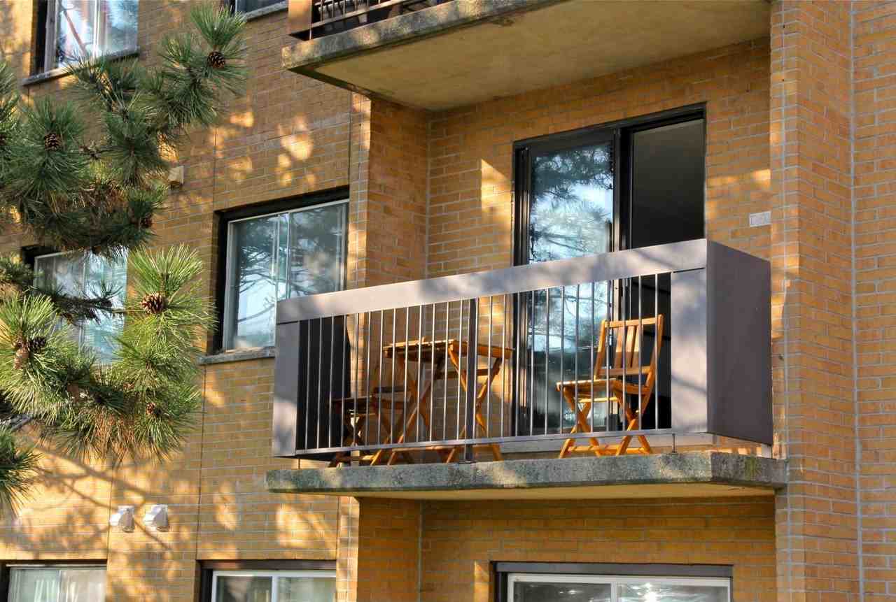 142 Woodside Ave - Photo 3 of 11