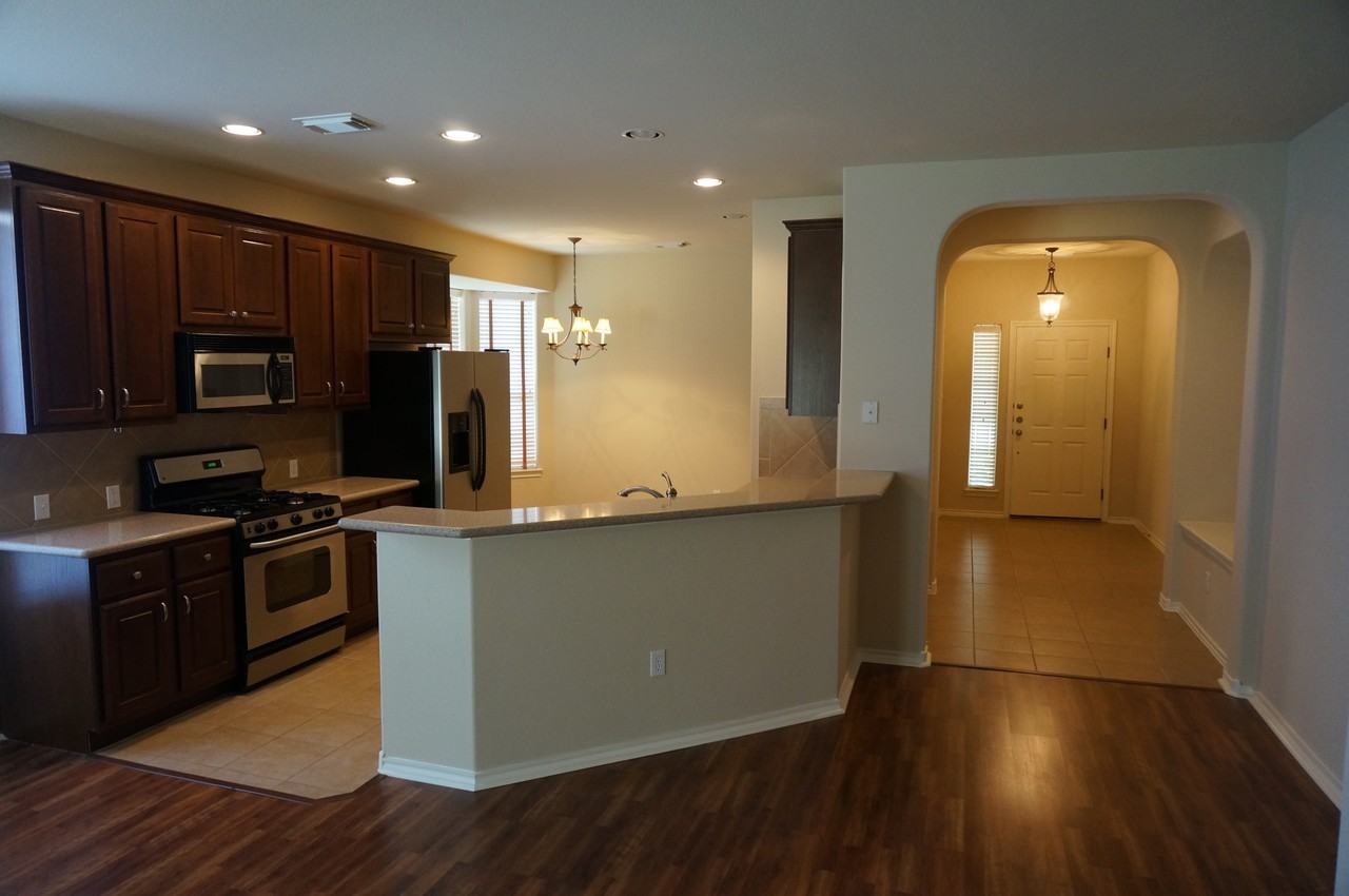 3836 Aqua Ln - Photo 3 of 10