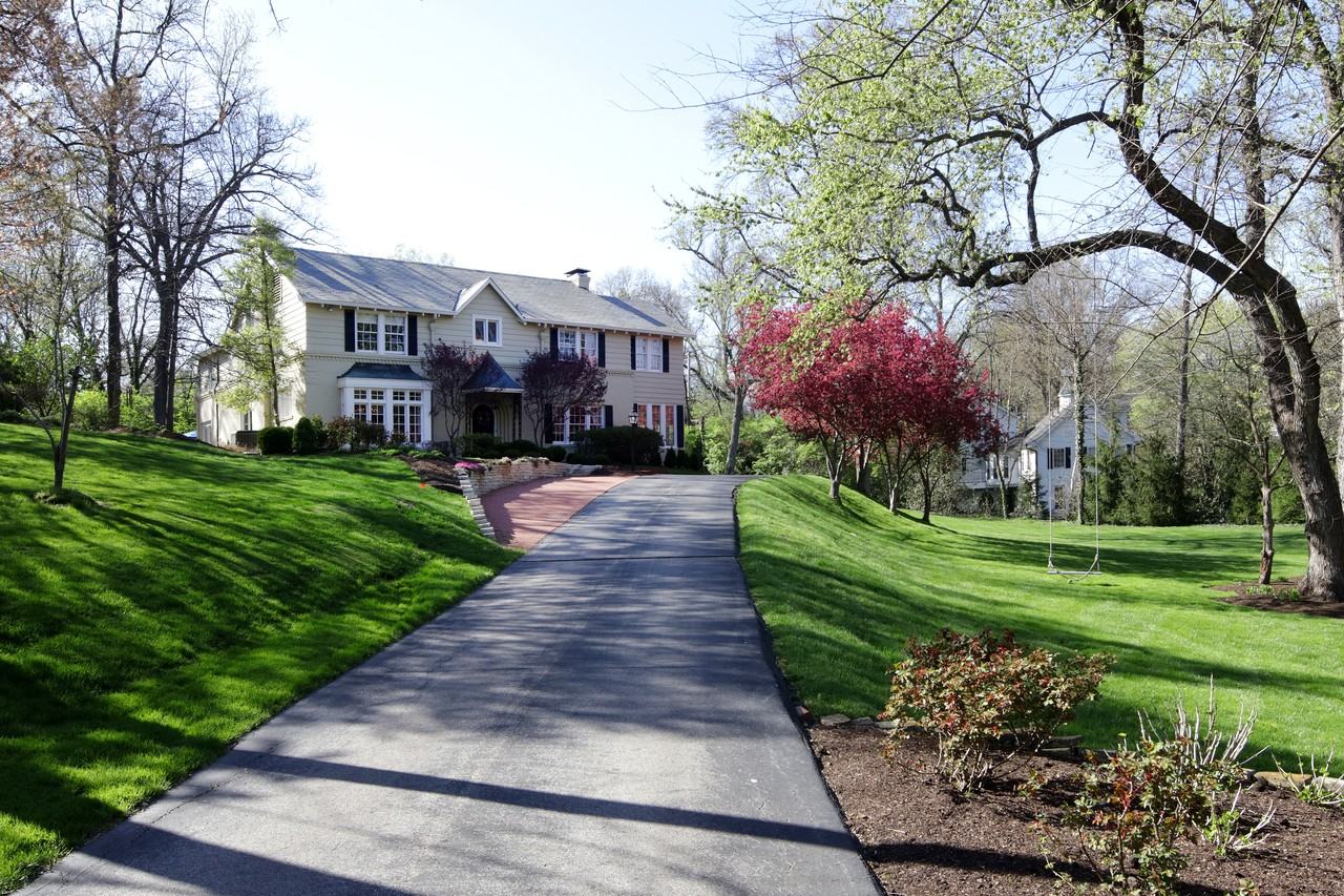 13 Oakleigh Ln - Photo 3 of 25