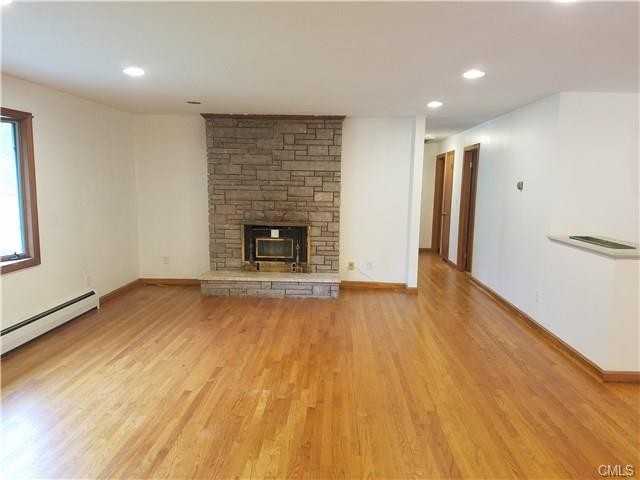 191 Mulberry Ln - Photo 2 of 15