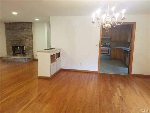191 Mulberry Ln - Photo 3 of 15