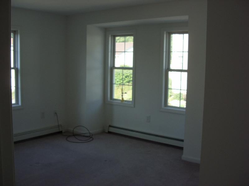 454 Plantation St - Photo 2 of 3