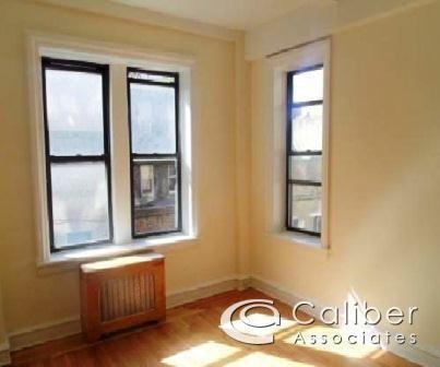 E 25th St #1012