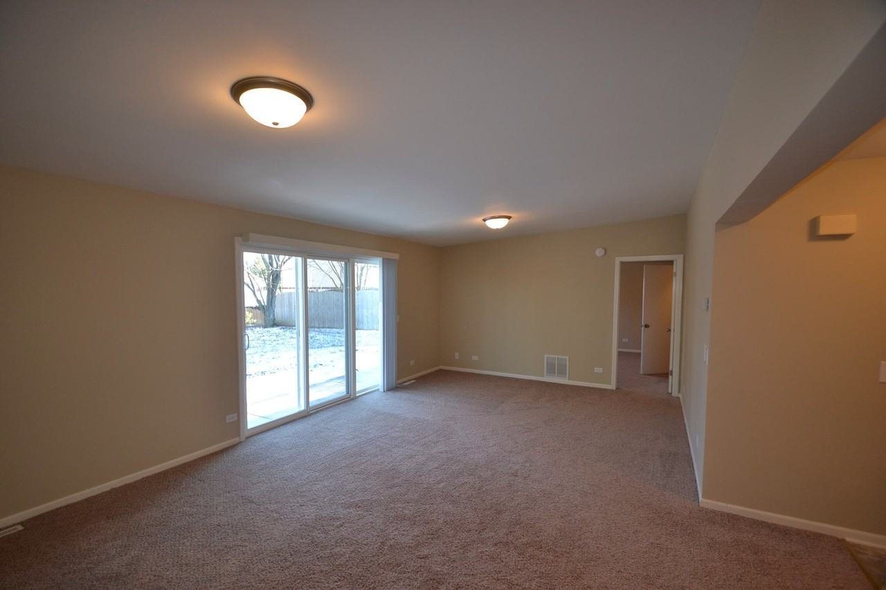 845 Pine Hill Dr - Photo 3 of 8