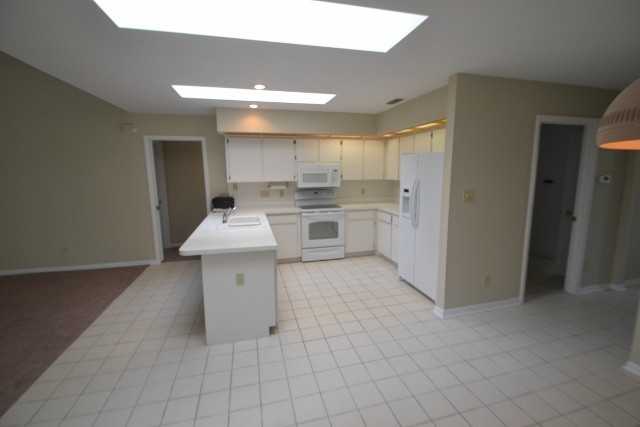 4124 Ridgemoor Dr - Photo 3 of 11