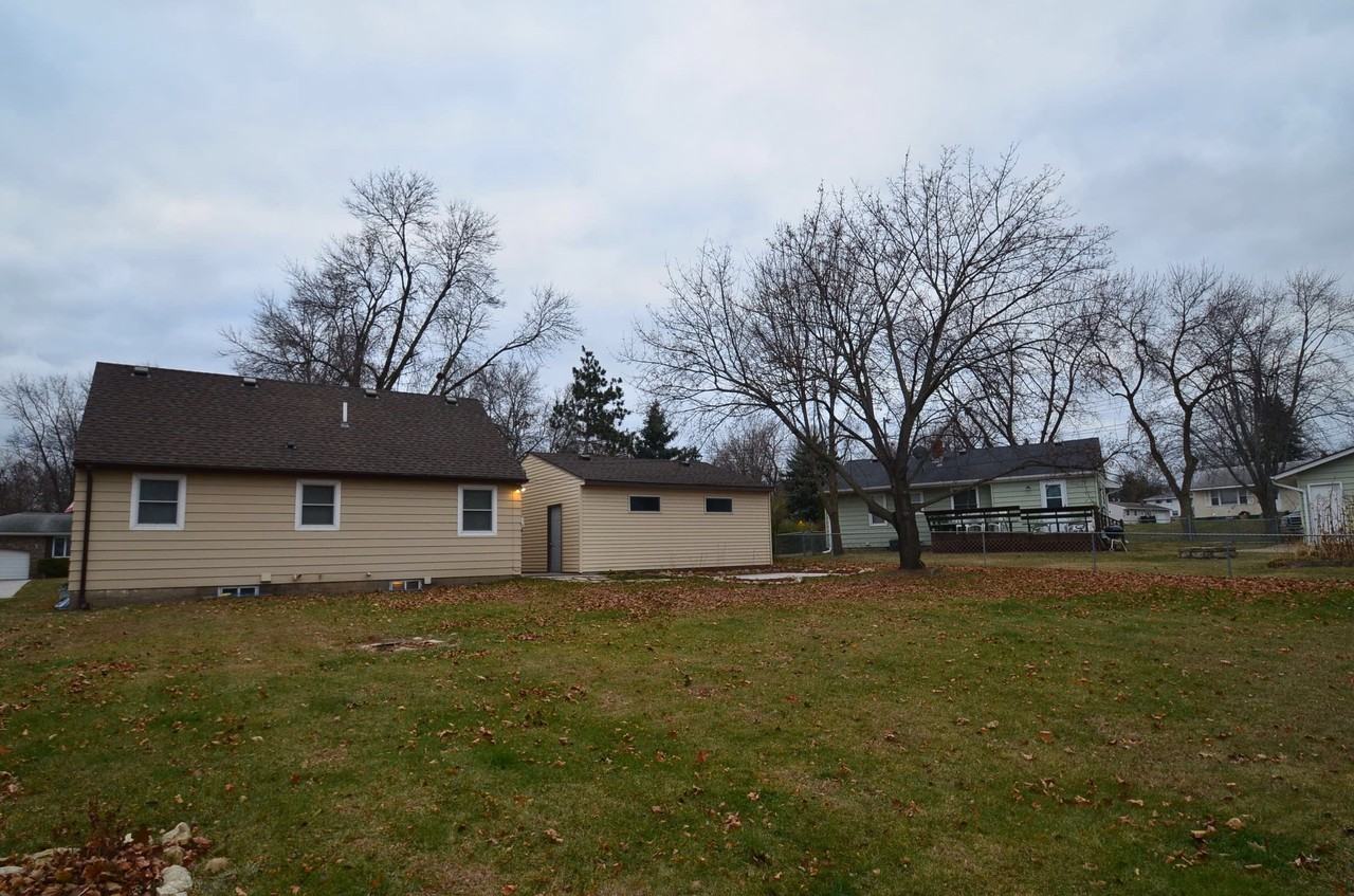 3875 75th St E - Photo 2 of 7