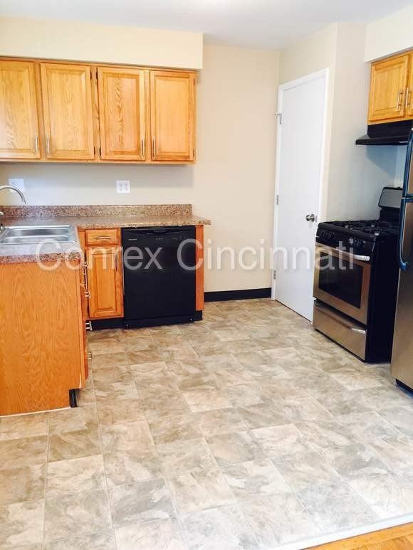 997 Jonquil Ln - Photo 2 of 12