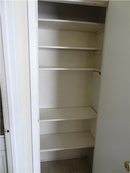 453 Klondike Ave #1R - Photo 3 of 8