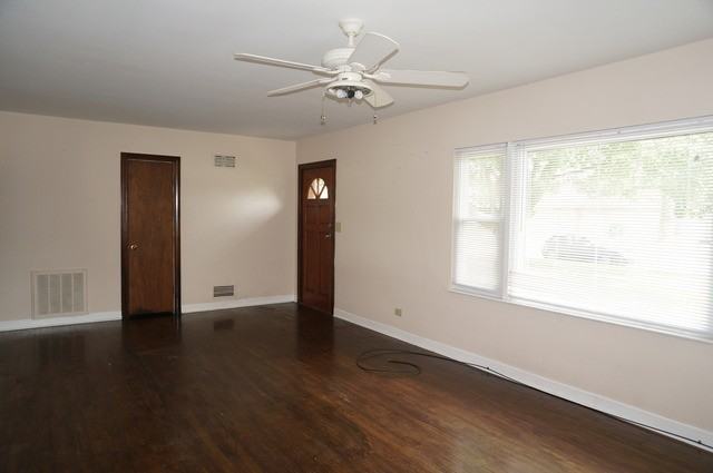 4824 W 85th St - Photo 2 of 10