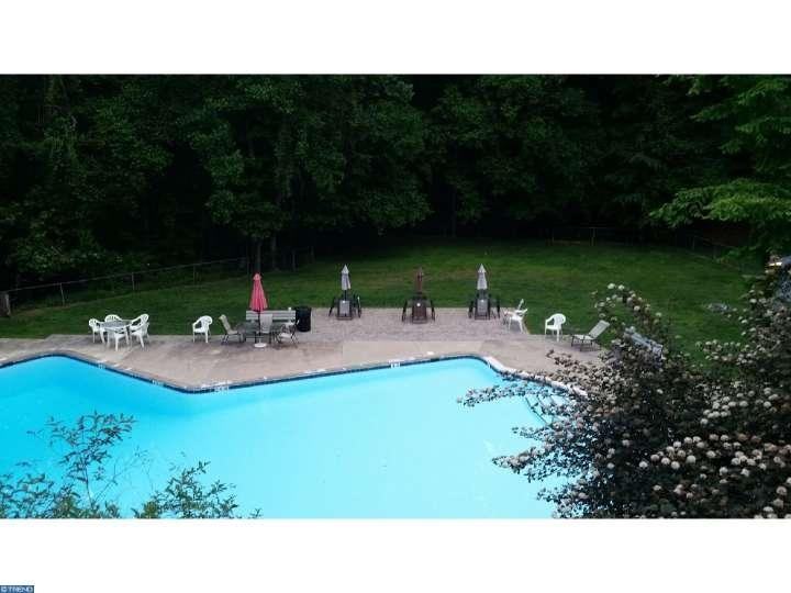 305 Marplewood Dr #305A - Photo 3 of 11