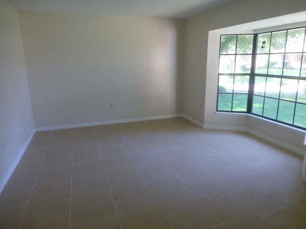 8929 Rose Hill Dr - Photo 2 of 12