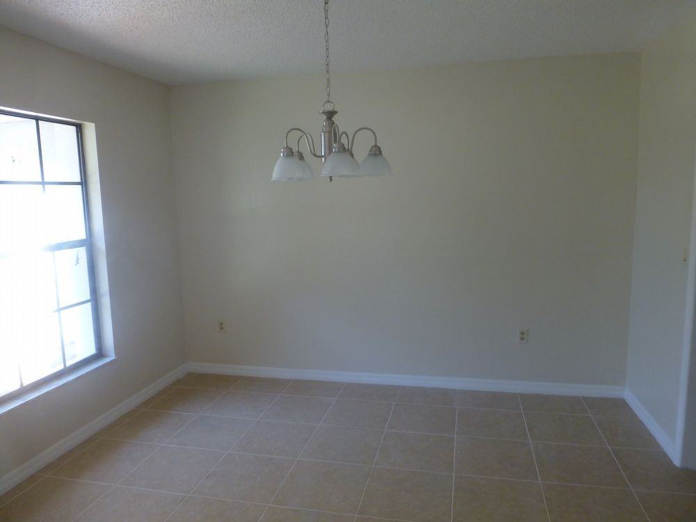 8929 Rose Hill Dr - Photo 3 of 12