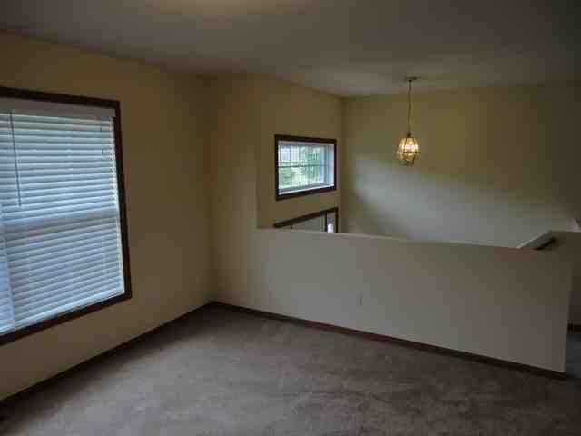 113 Centralia Pl NE - Photo 2 of 13