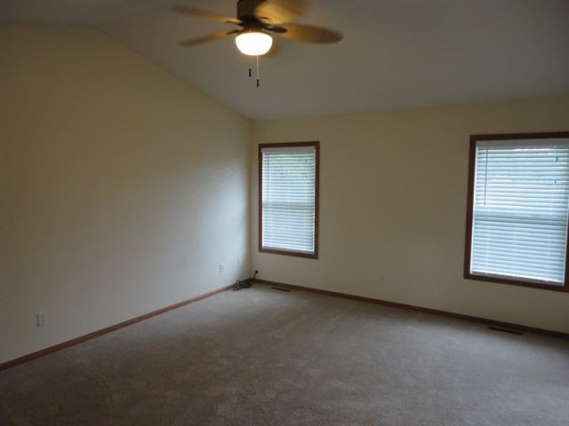 113 Centralia Pl NE - Photo 3 of 13