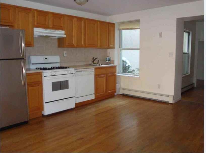 174 Douglass St #1 - Photo 2 of 5