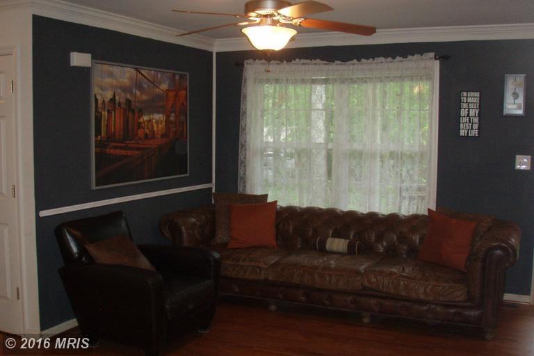 11202 Stockade Dr - Photo 3 of 29