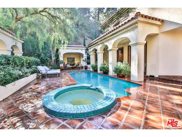 2468 Coldwater Canyon Dr - Photo 2 of 7