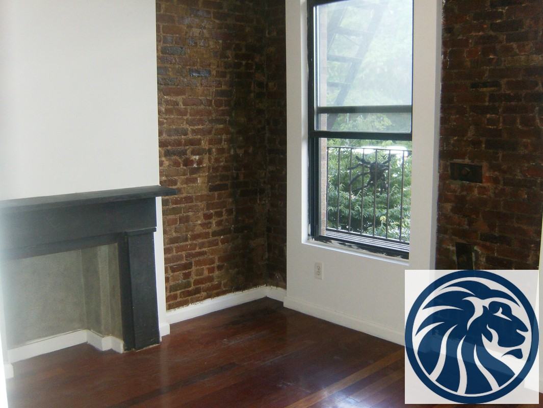 West 4th St & Cornelia St ##7