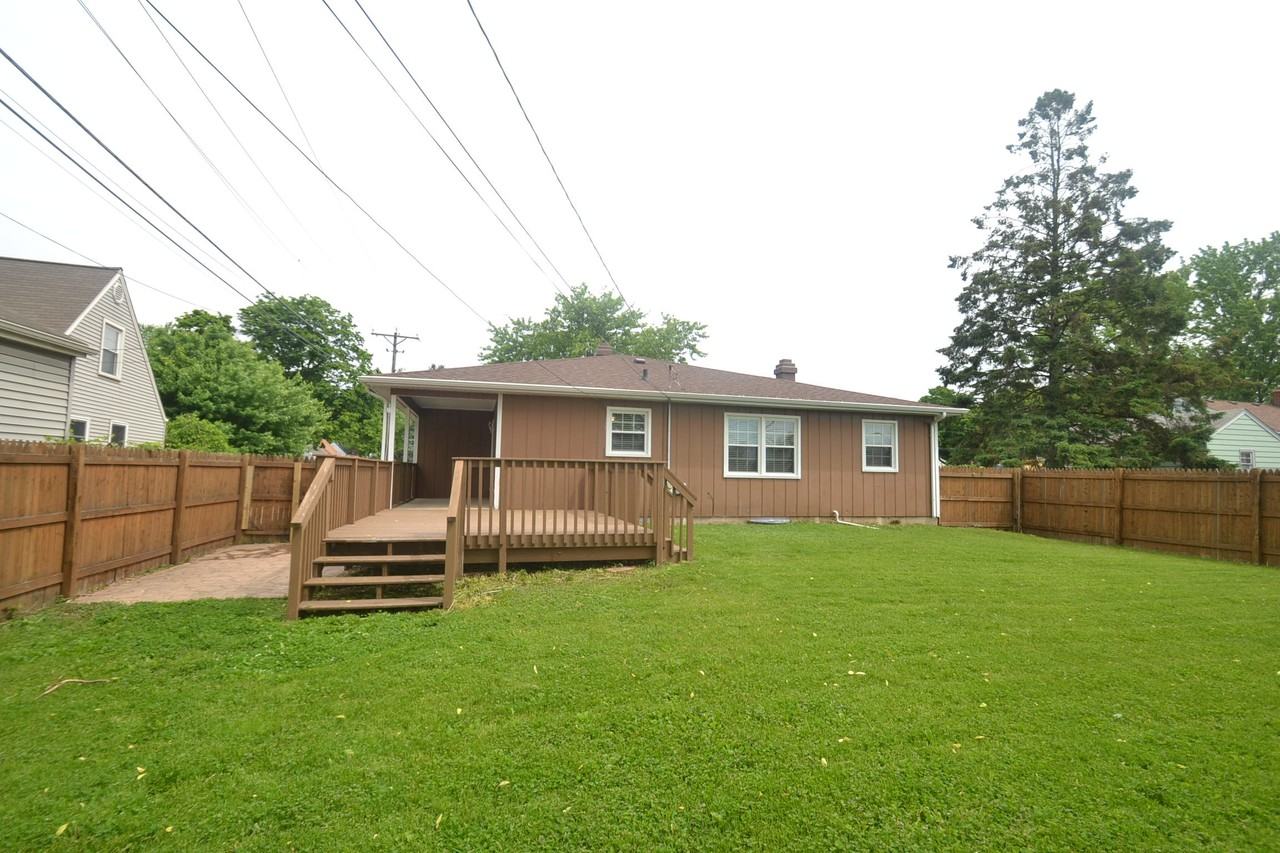 1013 Adams St - Photo 3 of 15