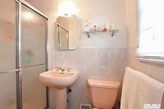 34 Avalon Rd - Photo 2 of 5