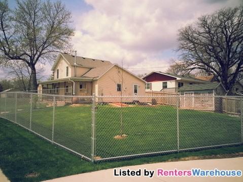 117 W Center St - Photo 2 of 12