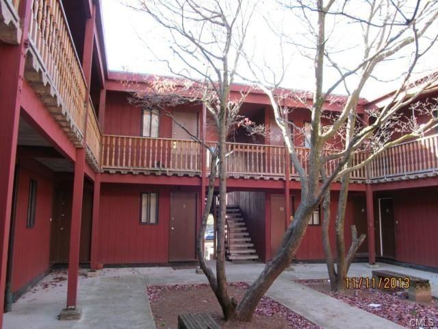240 Oak St #12 - Photo 2 of 10