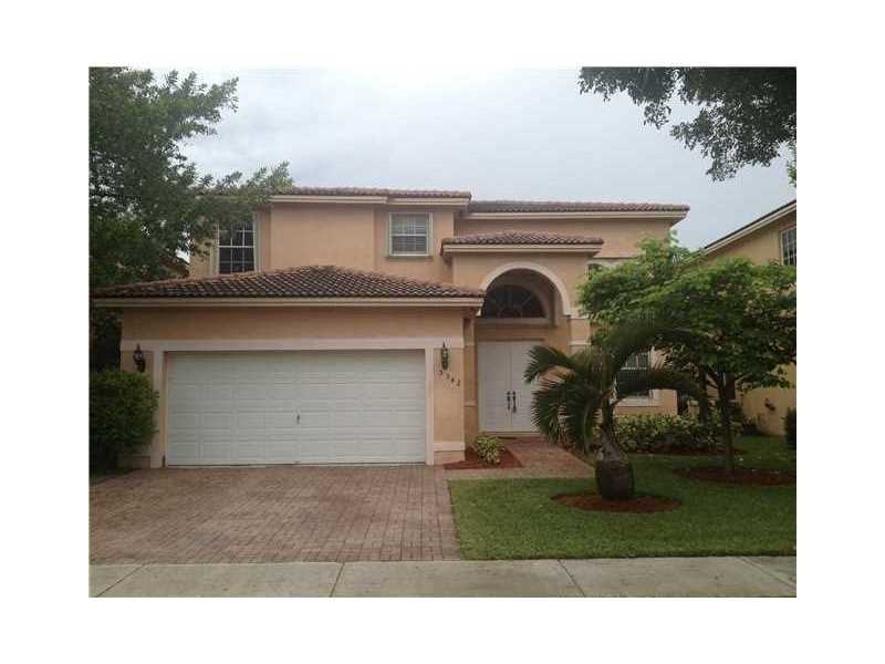 5352 SW 134th Ave - Photo 2 of 8