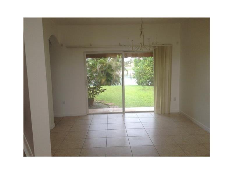 5352 SW 134th Ave - Photo 3 of 8