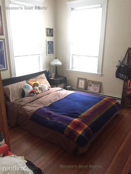 322 Summit Ave - Photo 3 of 9