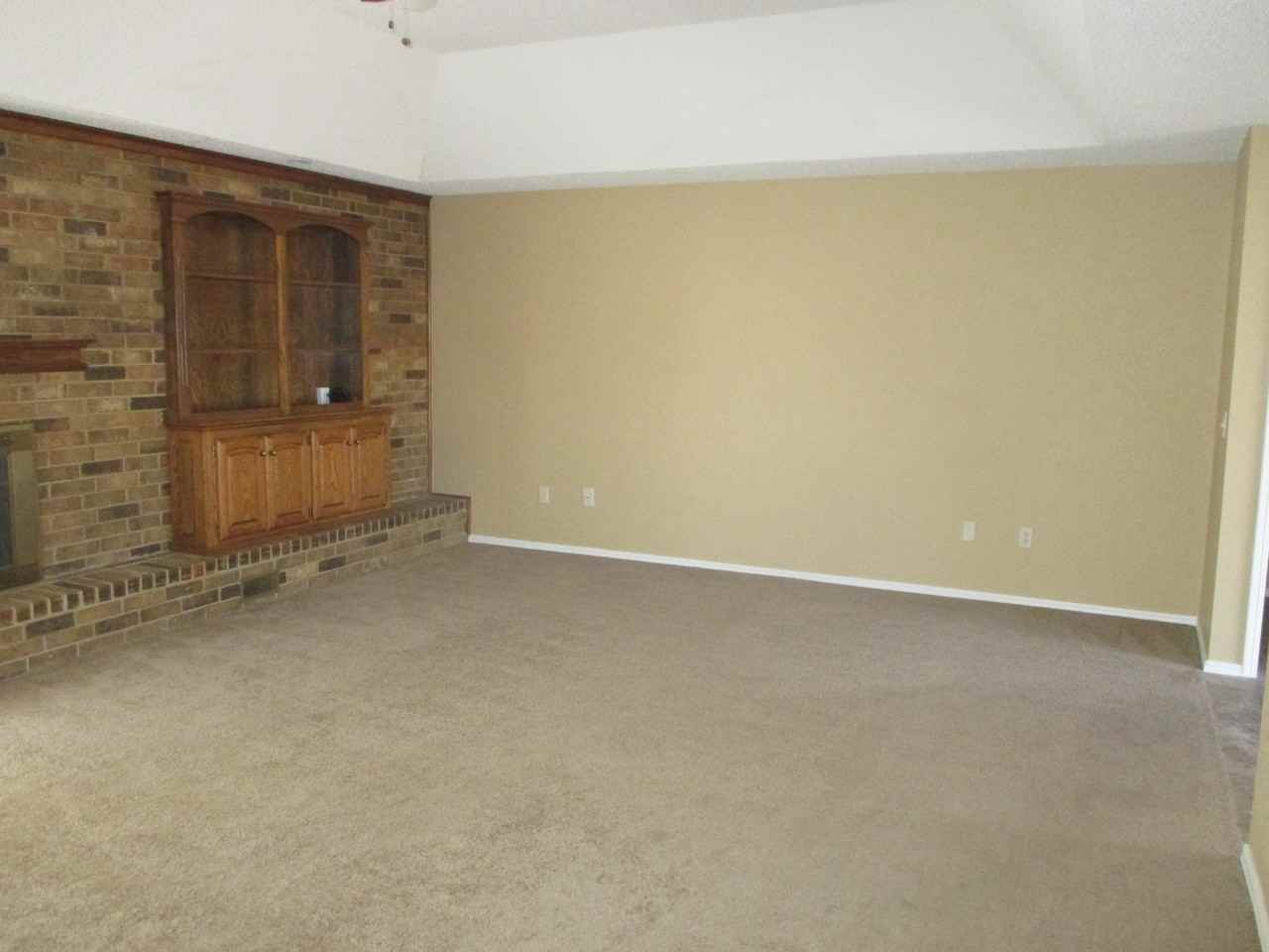 7324 NW 115th St - Photo 3 of 14