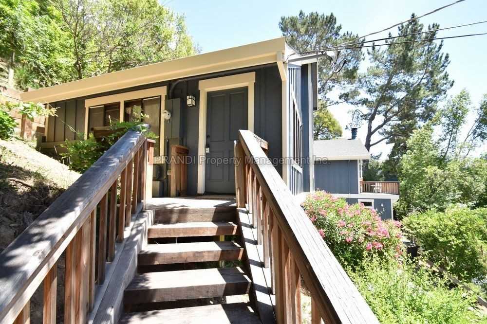 38 Convent Ct - Photo 2 of 9