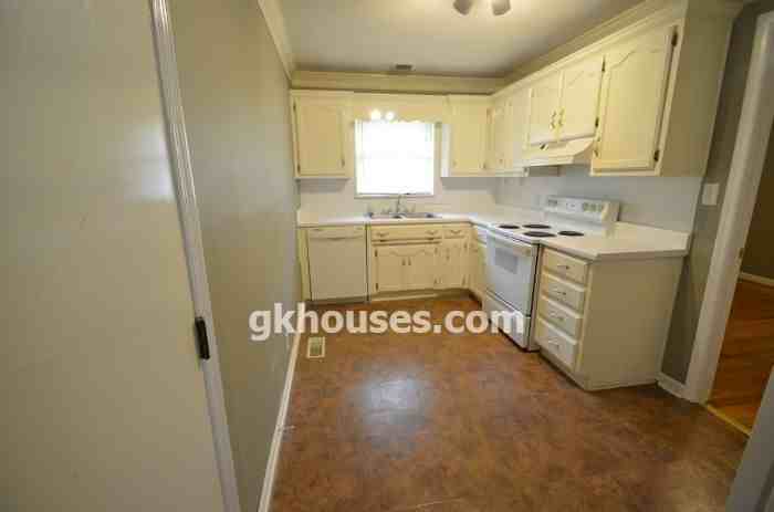 513 Main St - Photo 3 of 13