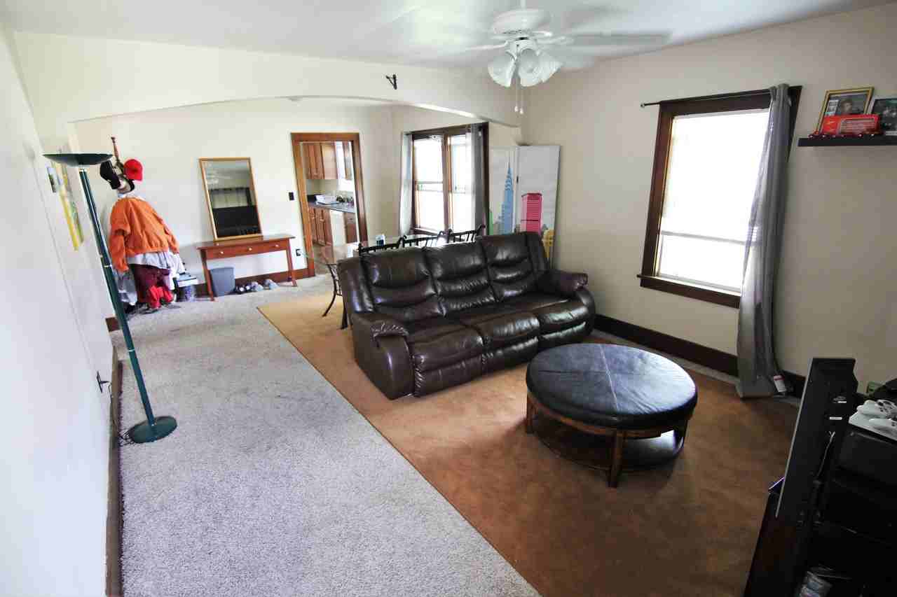 421 28th Street - Photo 3 of 14