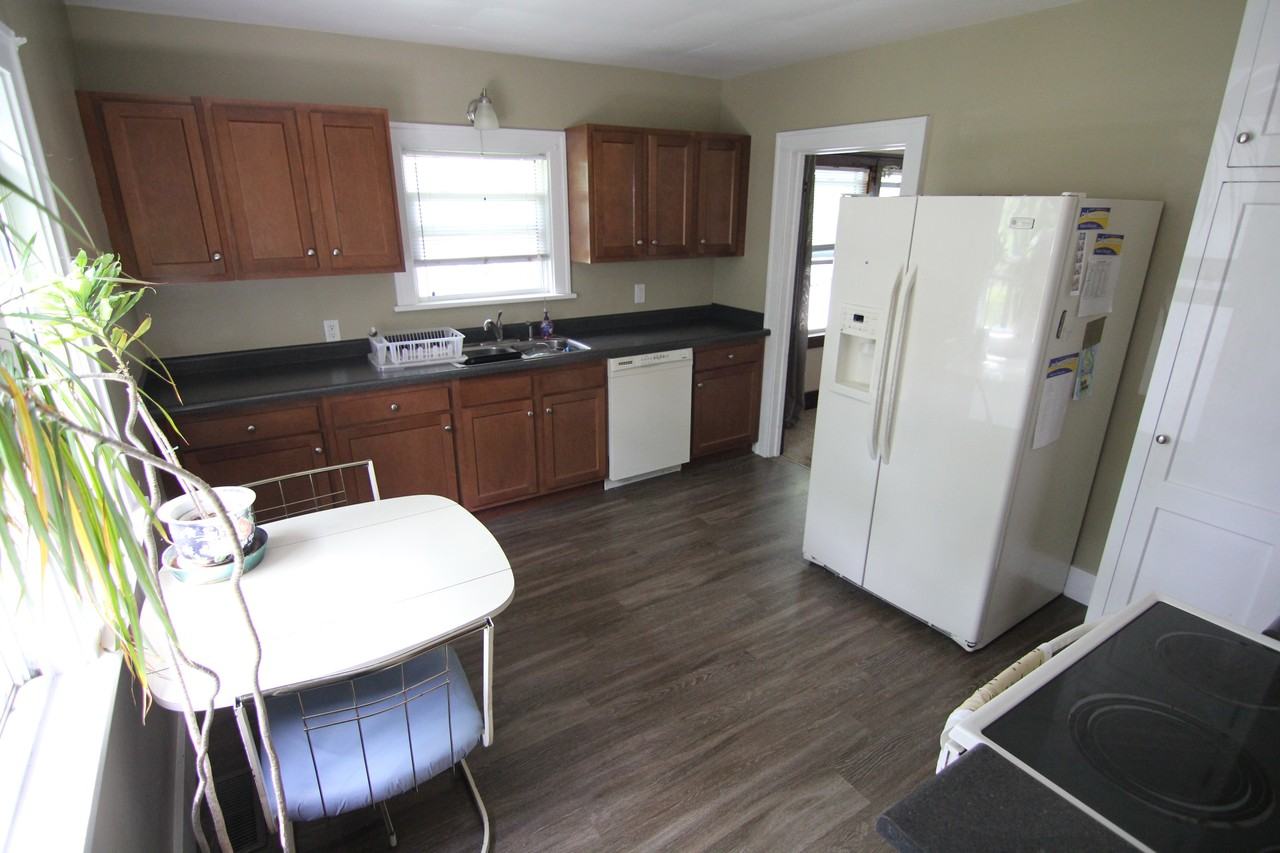 421 28th Street - Photo 2 of 14