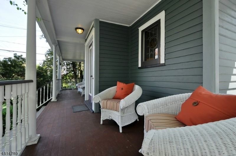 303 Prospect St - Photo 2 of 25