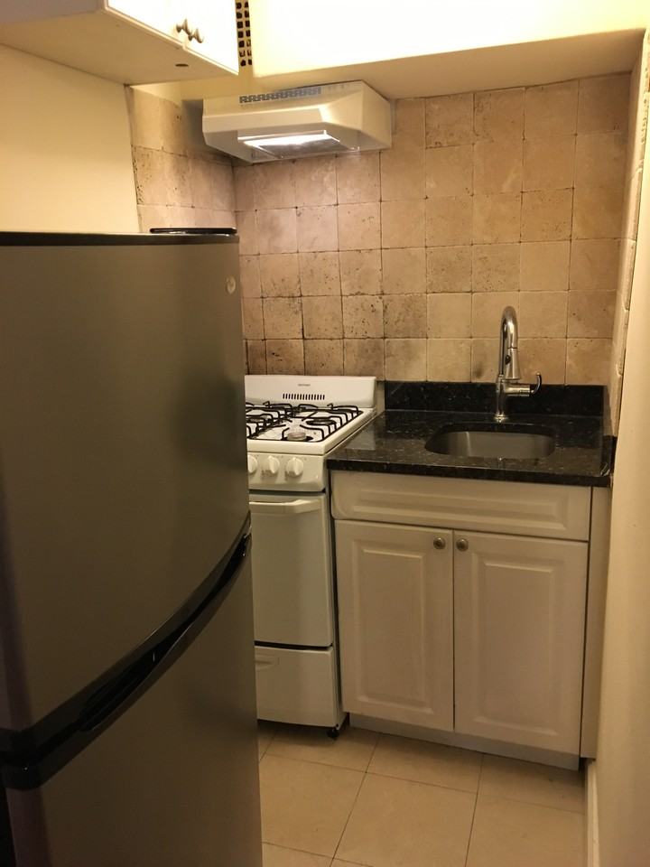 411 W 43th St - Photo 2 of 3