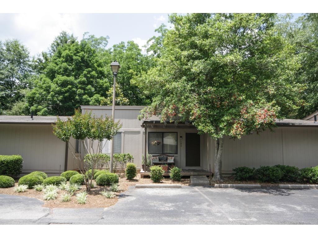 Swanbrook Manor - Photo 3 of 14