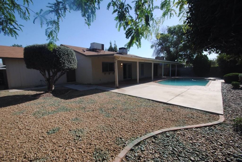 3123 W Beck Ln - Photo 2 of 18