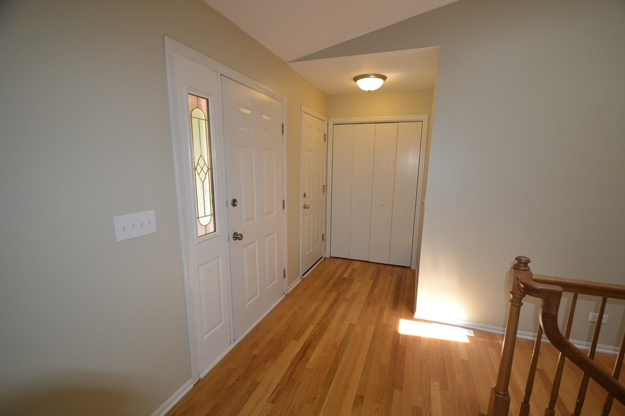 1120 Burr St - Photo 3 of 28