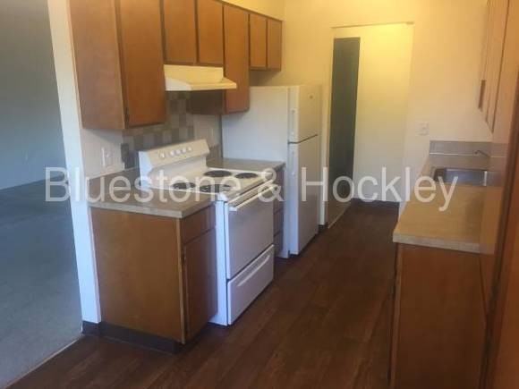 2441 SE Taylor St - Photo 2 of 10