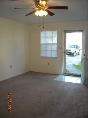 537 Schneider Dr - Photo 2 of 7