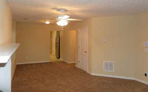 100 Victoria Blvd - Photo 3 of 9